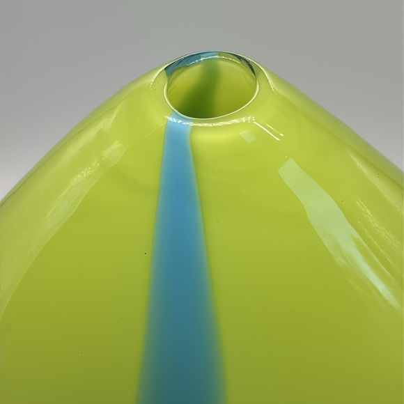Art Glass Hand Blown Vase signed - Picture 9 of 12